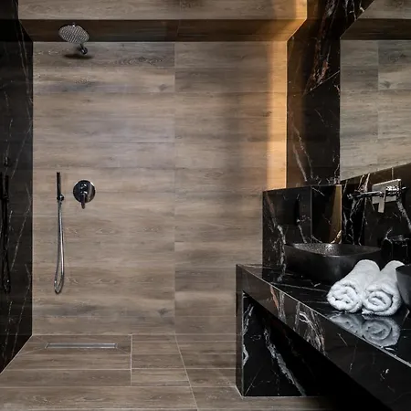 Macrame Luxury Apartament *